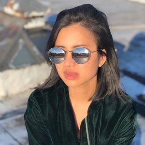 Meet your Posher, Cynthia